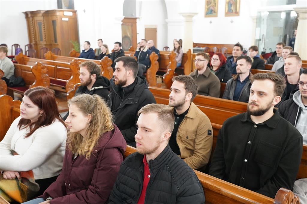 Korizmena duhovna obnova za studente i radničku mladež u varaždinskoj katedrali